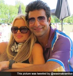 wasim-shaniera_300-akram2.jpg