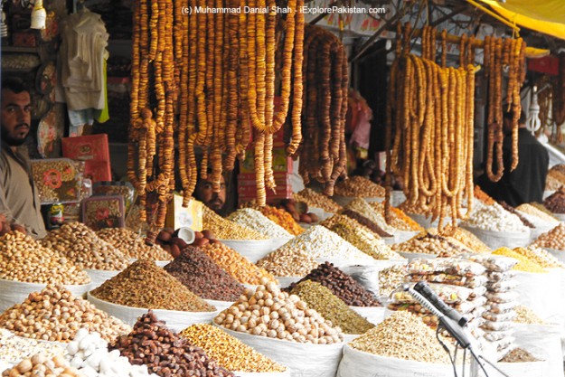 Quetta-Dry-Fruit-Market-11-e1444203509585.jpg