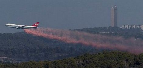 747-dropping-in-Israel-2.jpg