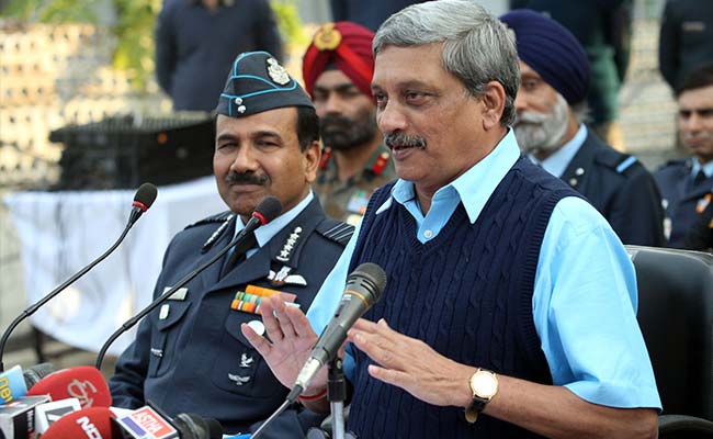 manohar-parrikar_650x400_51452015000.jpg