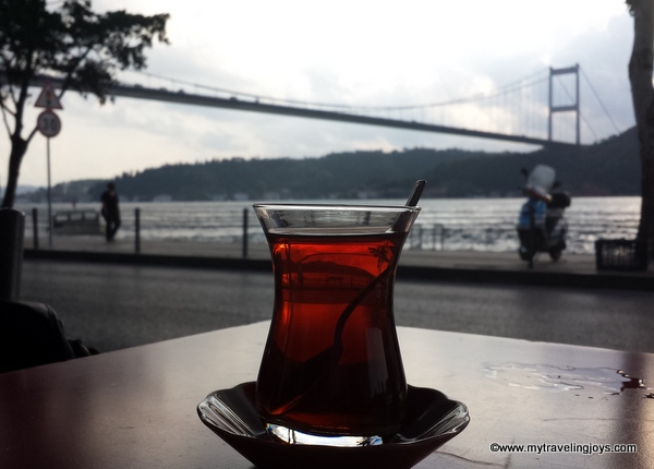 Turkish+tea+along+the+Bosphorus+Istanbul+2013.jpg