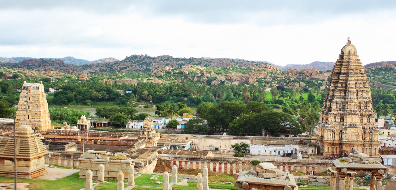 virupaksha-temple-Hampi.jpg