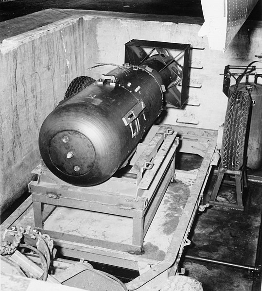 539px-Atombombe_Little_Boy_2.jpg