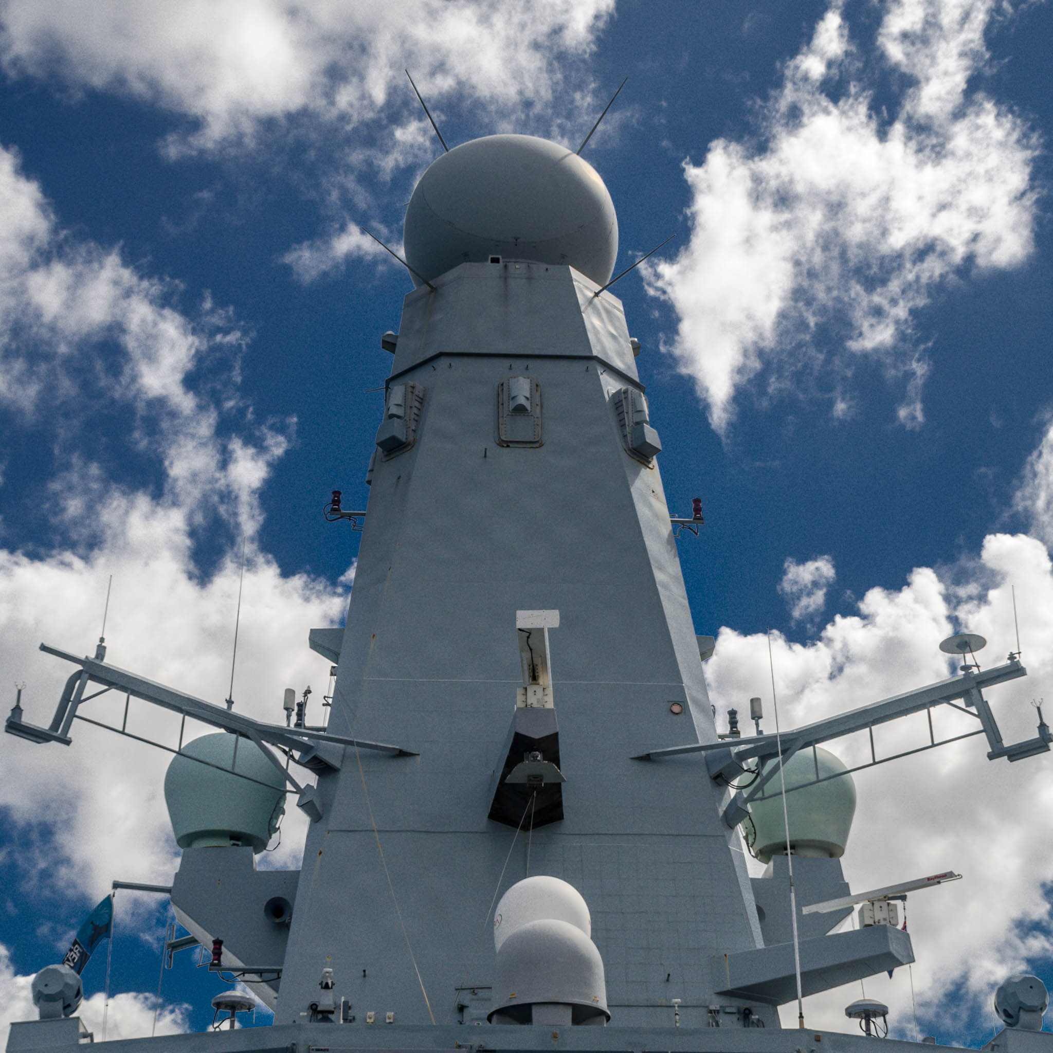 HMS_Daring_SAMPSON_is_a_multi-function_AESA_radar.jpg