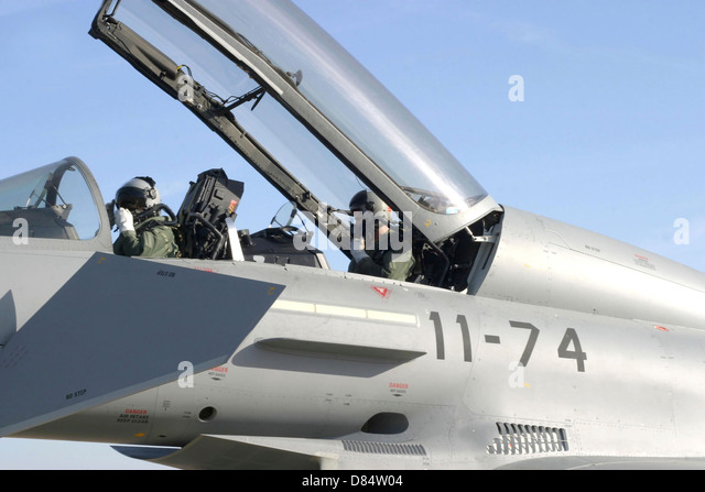 pilots-perform-preflight-checks-in-the-cockpit-of-a-spanish-air-force-d84w04.jpg