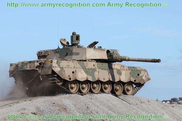 Olifant_Mk_2_main_battle_tank_South_African_African_army_AAD_2010_Defense_Exhibition_600x400_001.jpg