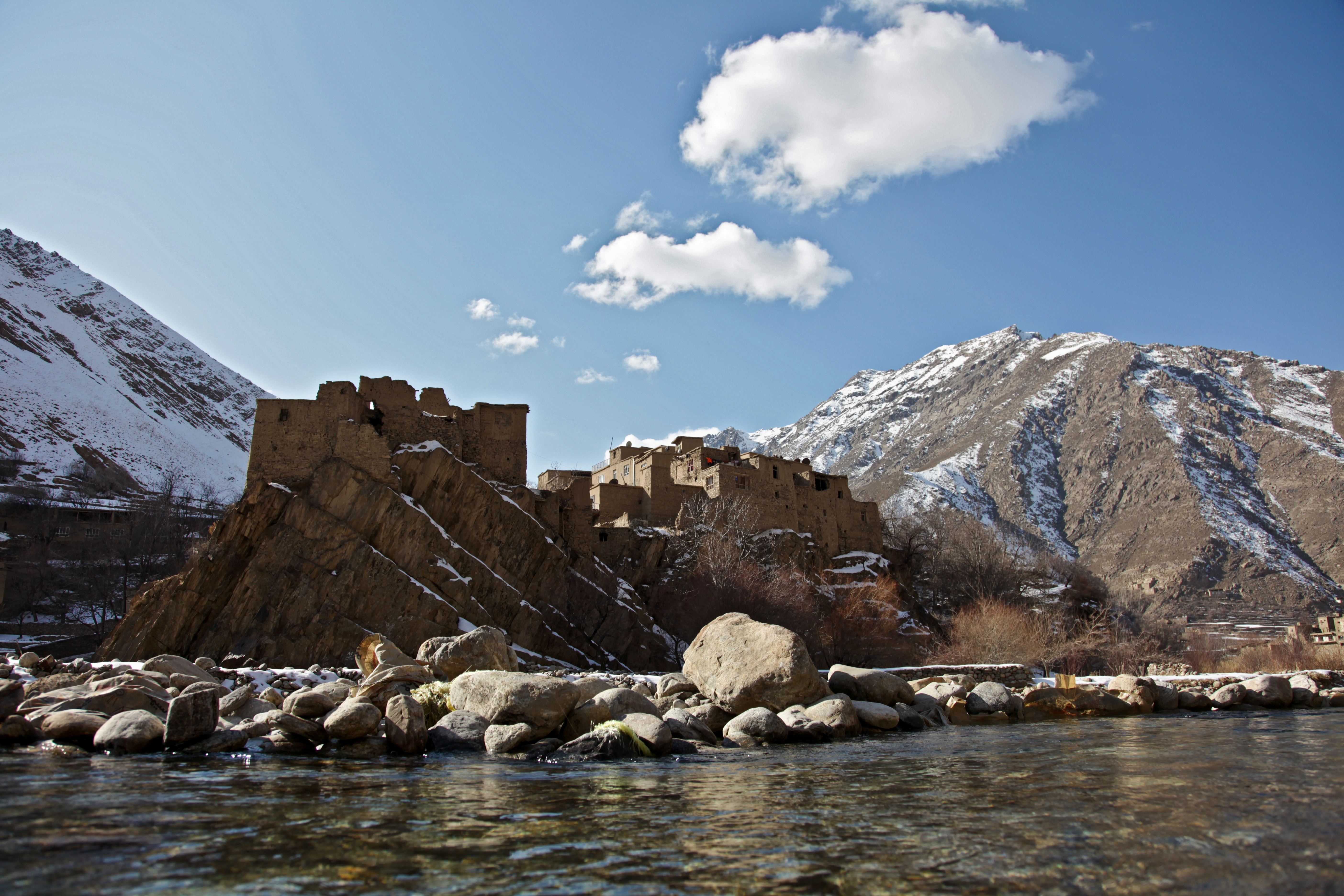 Buildings_in_Panjshir_Province%2C_Afghanistan.JPG