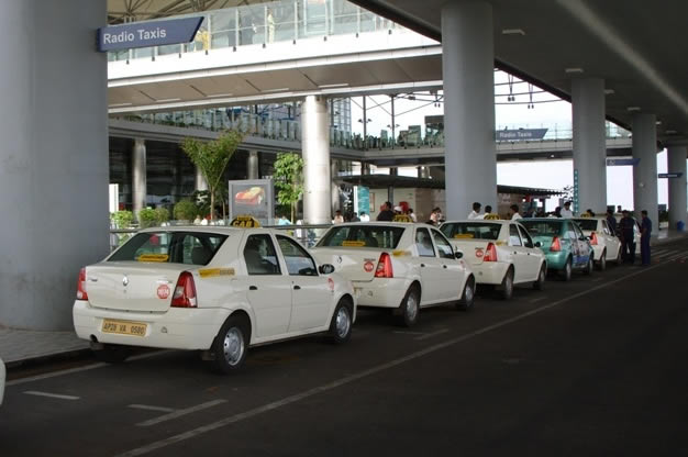 Mumbai_Radio_taxi_Cabs1.jpg