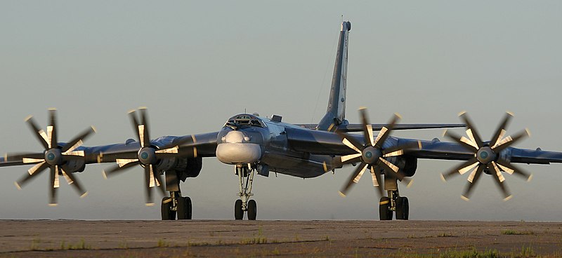 800px-Tupolev_Tu-95_Marina.jpg