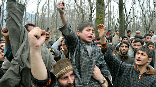 t1larg.kashmir.protest.gi.jpg