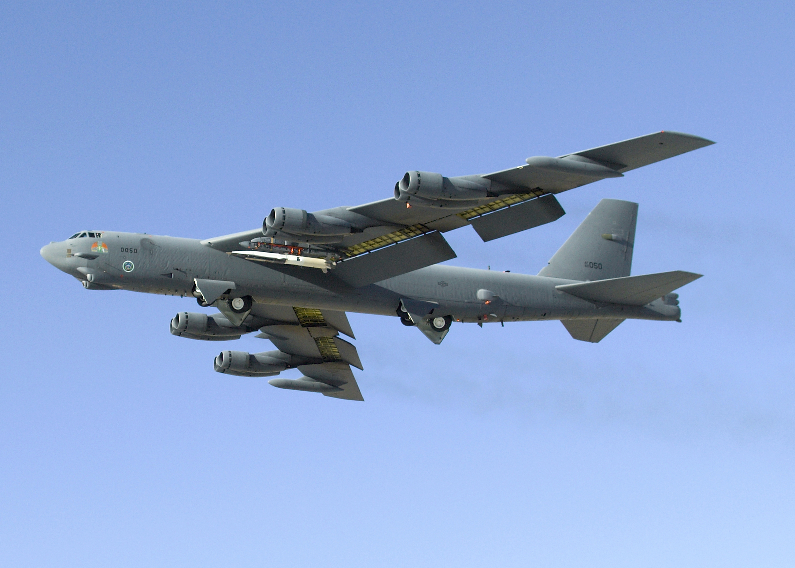 B-52_Stratofortress_-_091209-F-6680C-140.jpg