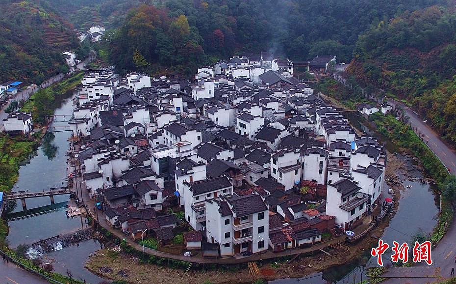 roundvillage3.jpg
