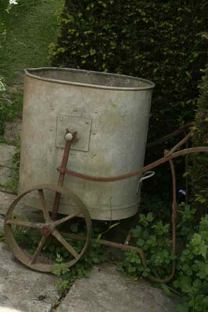 antique-bucket-cart.jpg