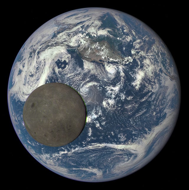 earthmoondscovrpic.jpg