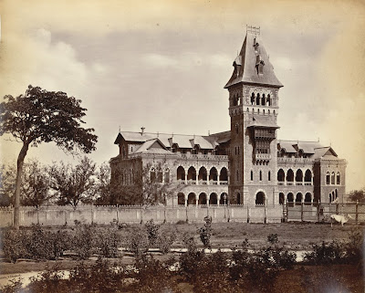 Elphinstone+College,+Bombay+1870.jpg