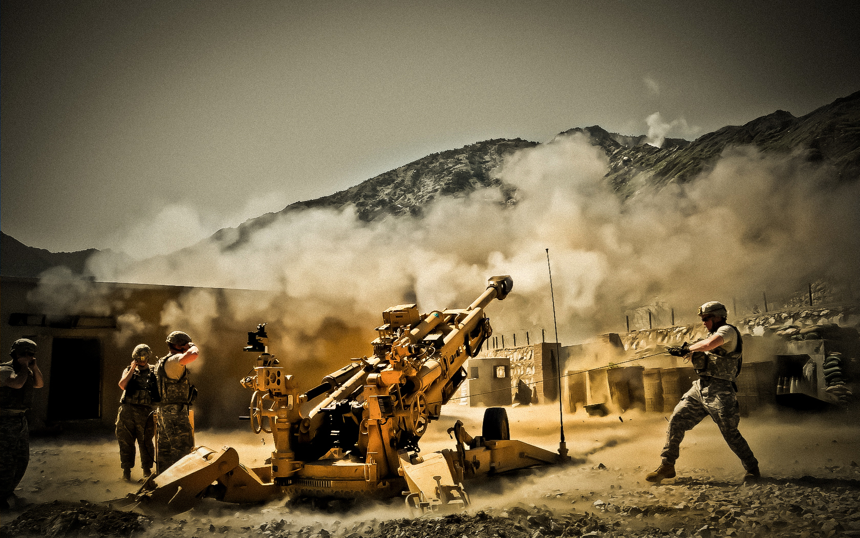 howitzer_wallpaper_by_meta625-d5hsiec.jpg