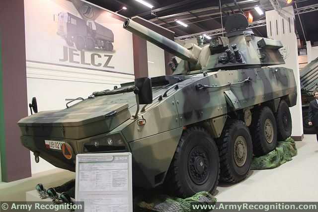 Rosomak_8x8_armoured_vehicle_with_HSW_120mm_mortar_turret_MSPO_2013_defense_exhibition_Kielce_Poland_001.jpg