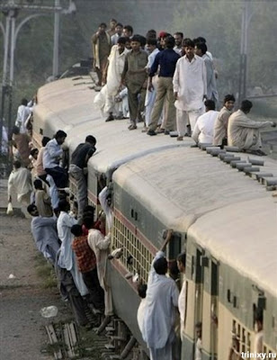 pakistan_train_04.jpg