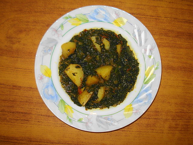 640px-Aloo_Palak_(Spinach_with_Potatoes).JPG