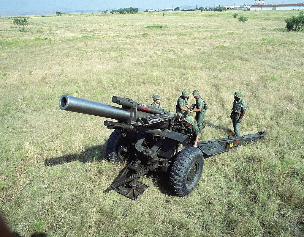 1024px-USArmy_M114_howitzer.jpg