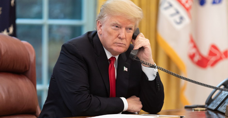 trump-phone-oval-4.jpg