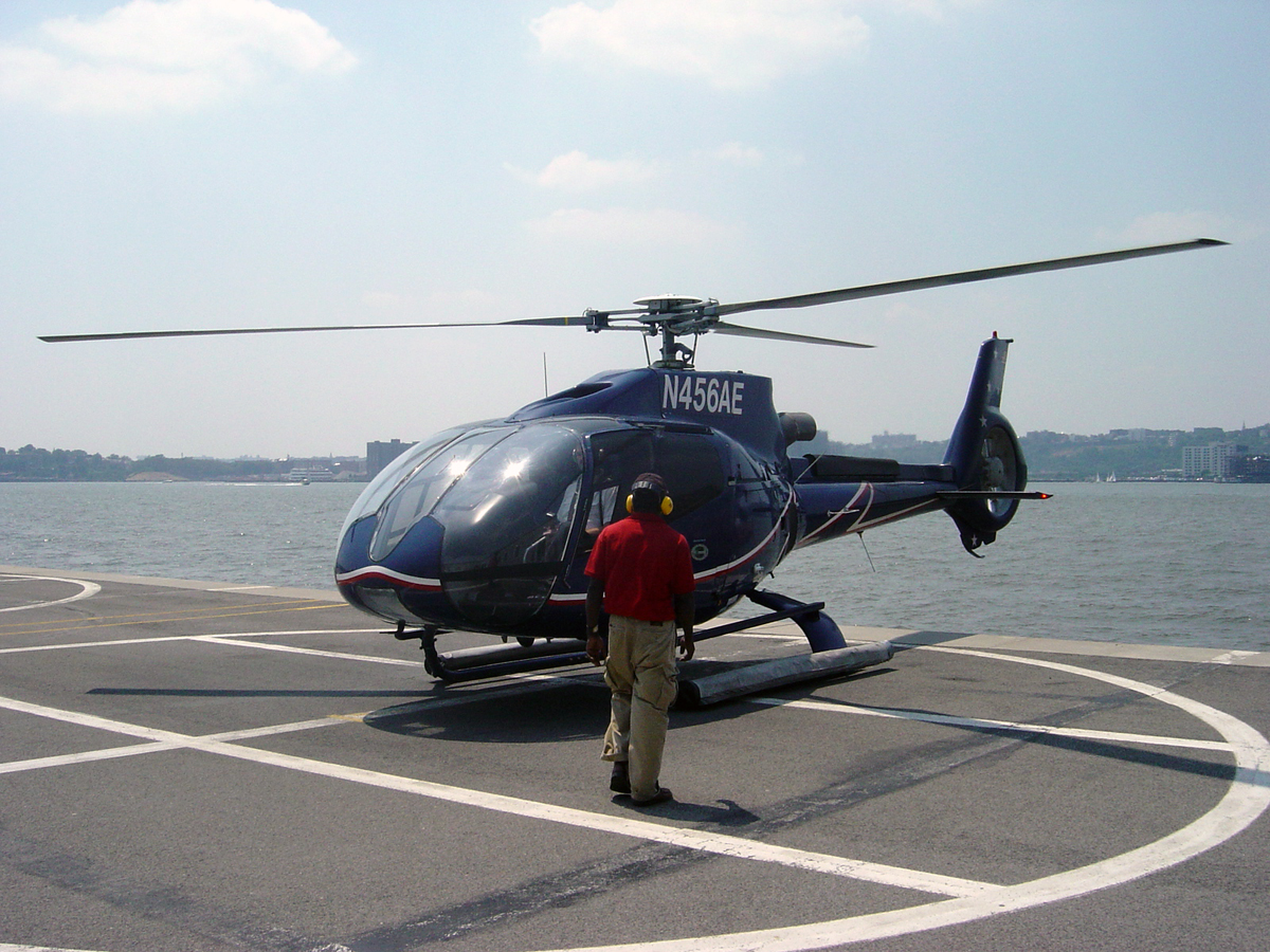 Eurocopter-EC130-N456AE.jpg