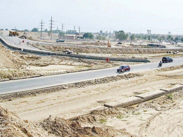 Work continues on the Northern Loop of the Lahore Ring Road. EXPRESS/PHOTO: IJAZ MAHMOOD