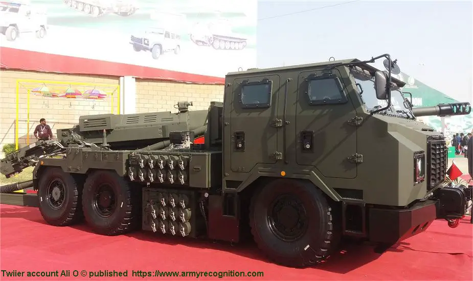 Pakistan_shows_interest_to_purchase_Chinese_SH15_155mm_wheeled_self-propelled_howitzer_IDEAS_2018_Karachi_925_001.jpg