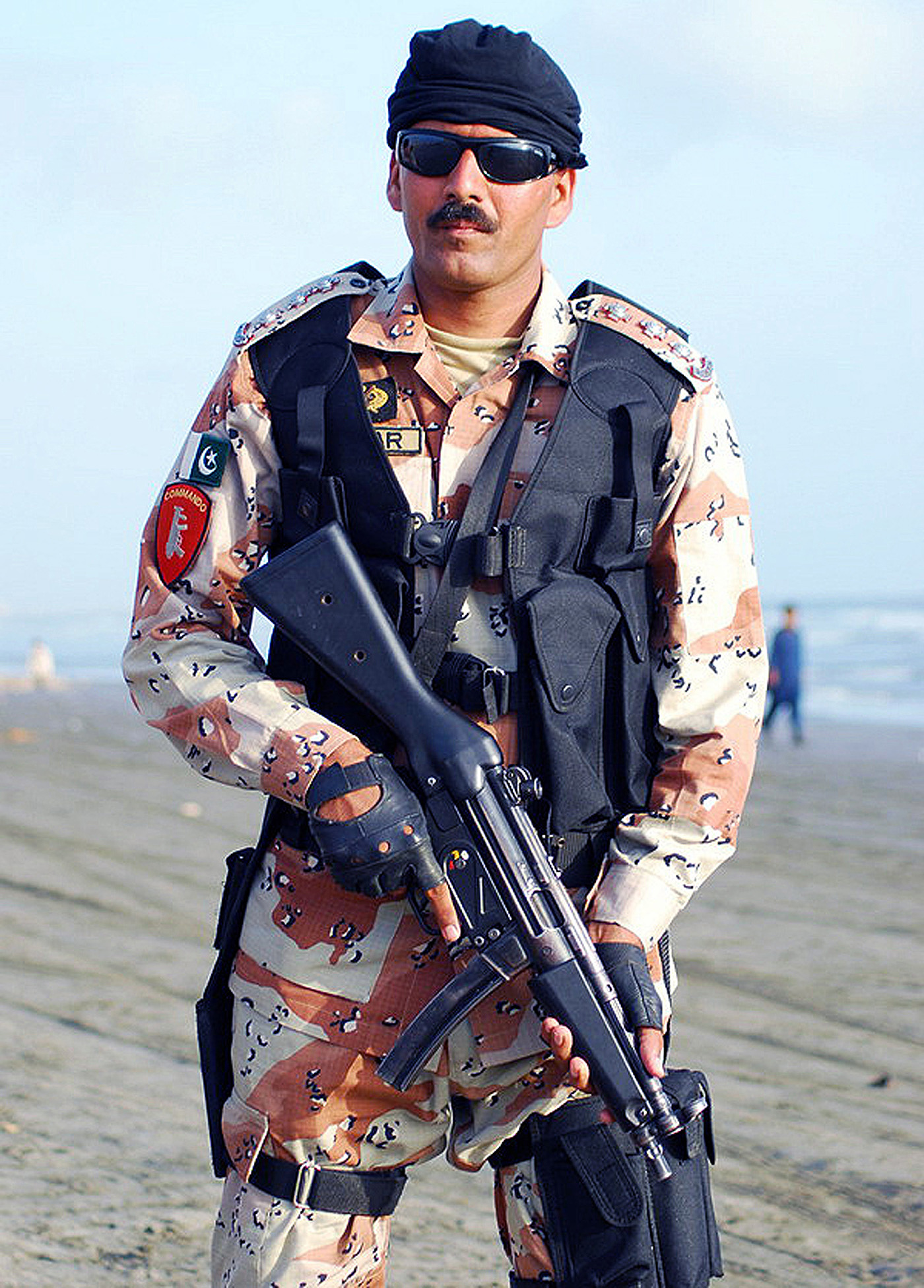 Pakistan_ranger_soldier.jpg