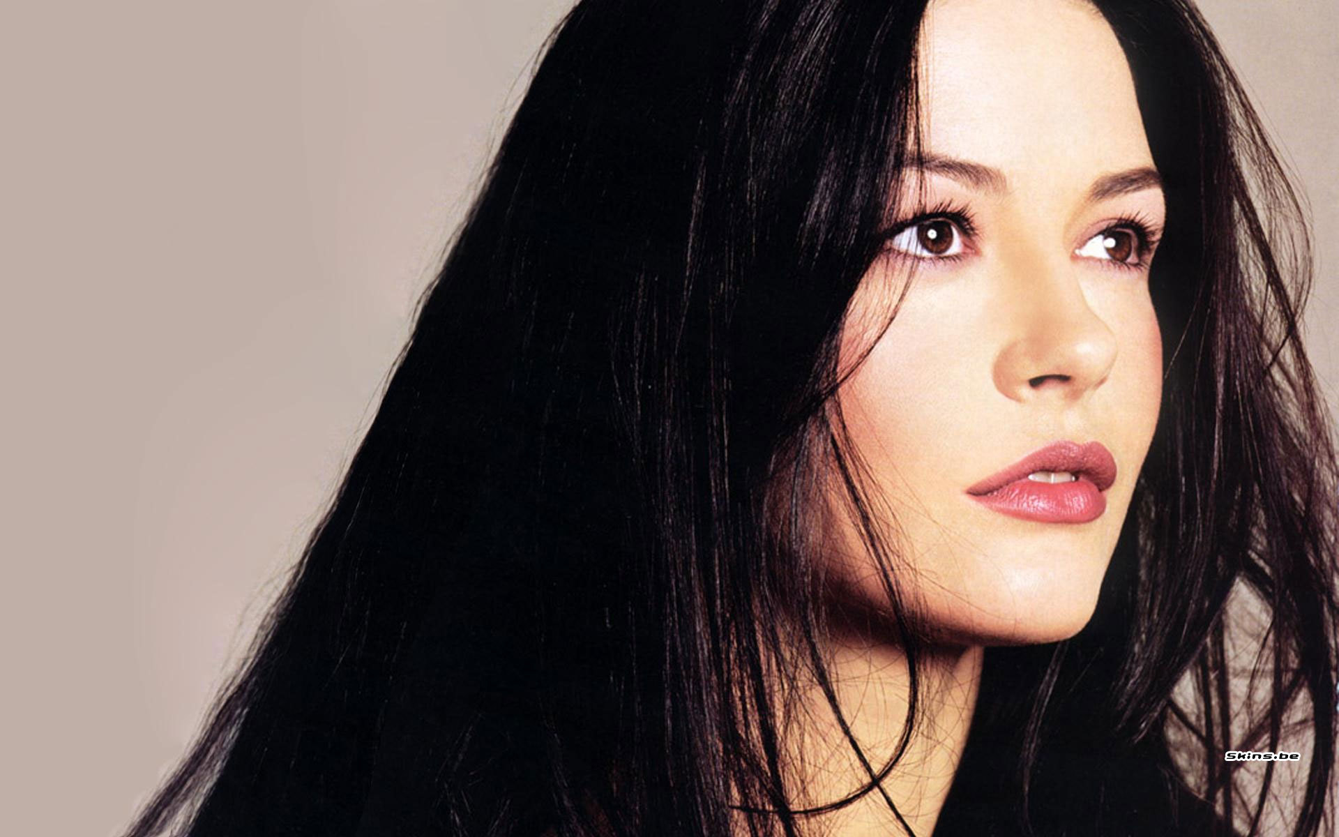 Catherine-Zeta-Jones-catherine-zeta-jones-18509453-1920-1200.jpg