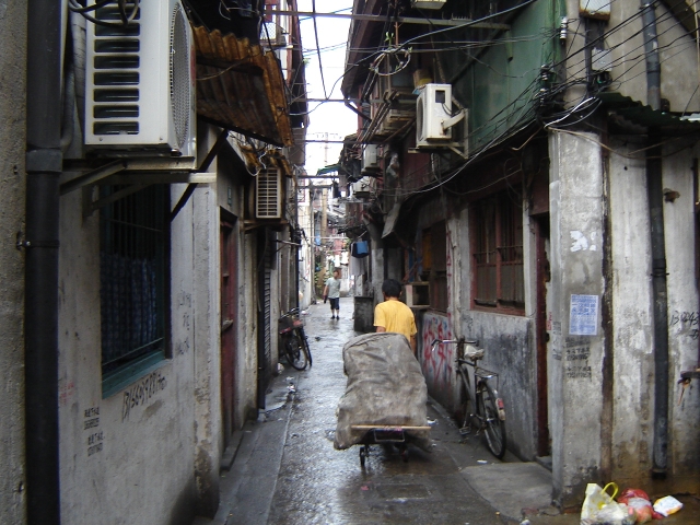 shanghai-old-city-off-zhonghua-lu.jpg