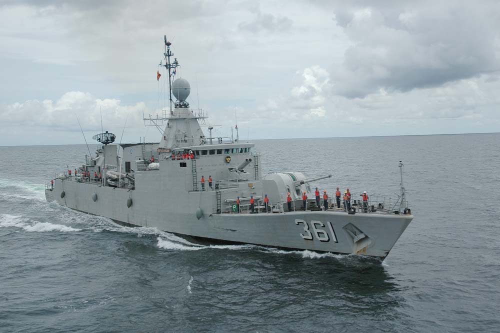 KRI_Fatahillah_%2528361%2529.jpg