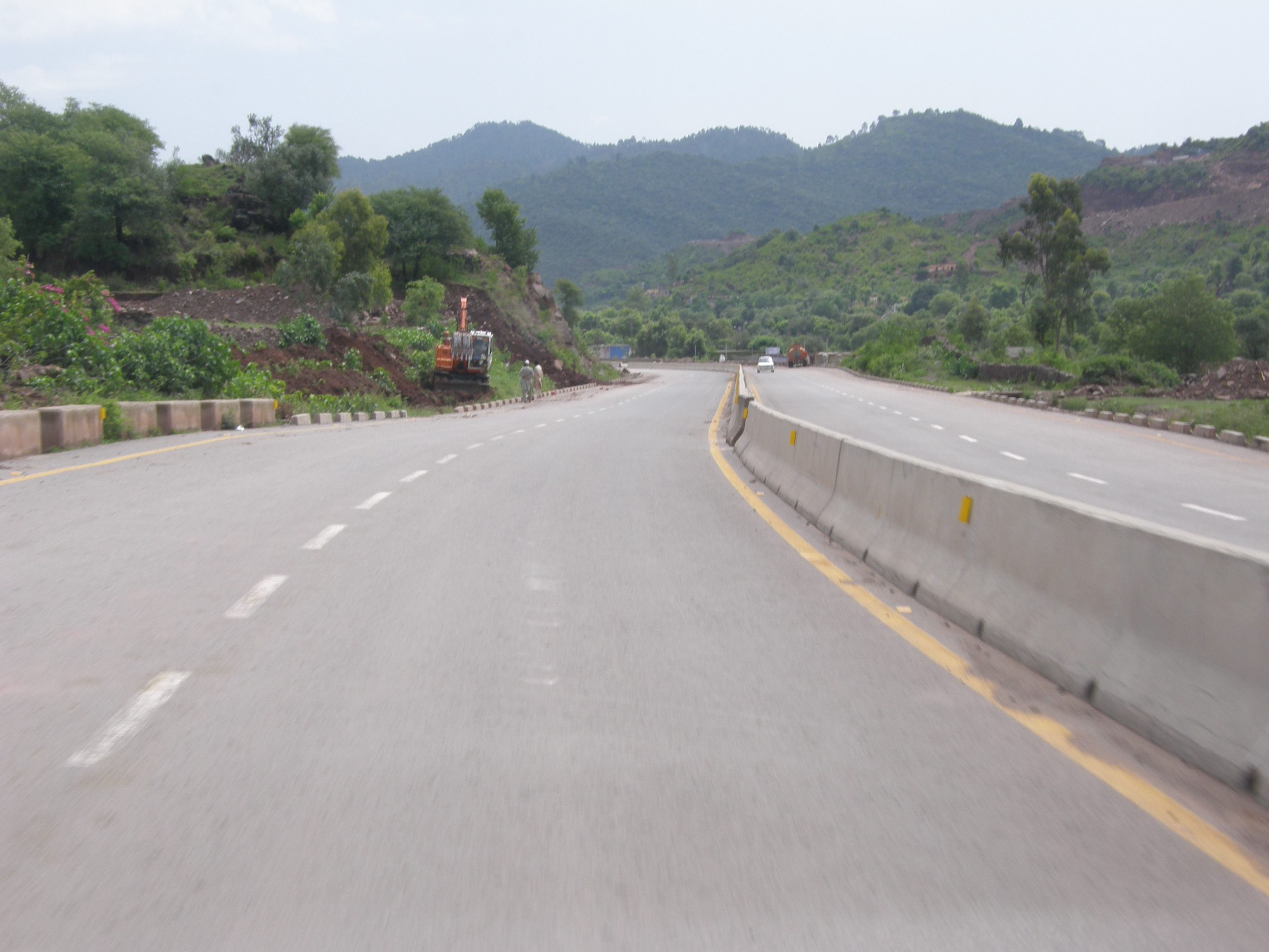 Islamabad_Road.jpg