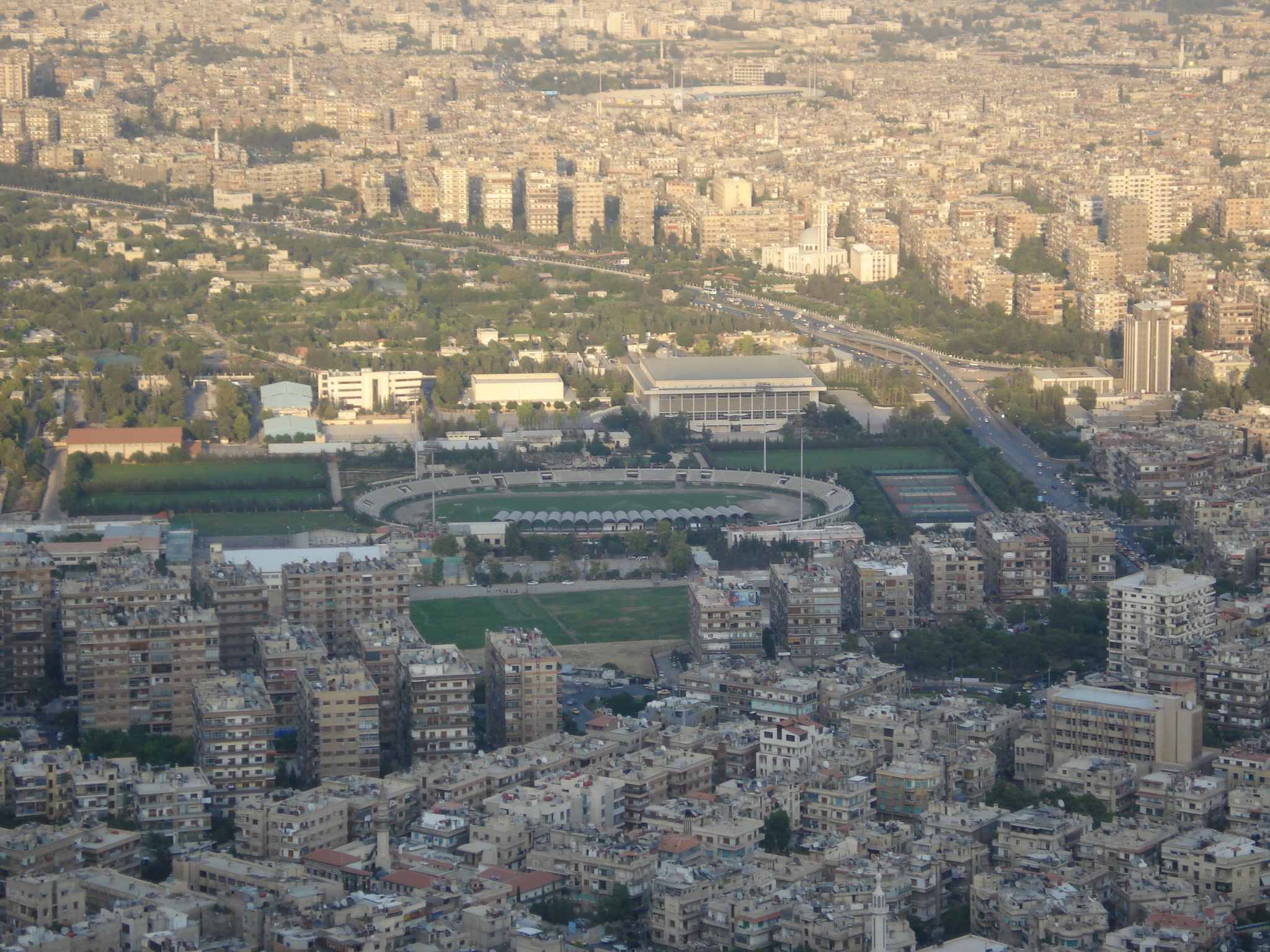 Al-Fayhaa_Stadium_in_Damascus%2C_Syria_as_seen_from_Mount_Qasioun.jpg