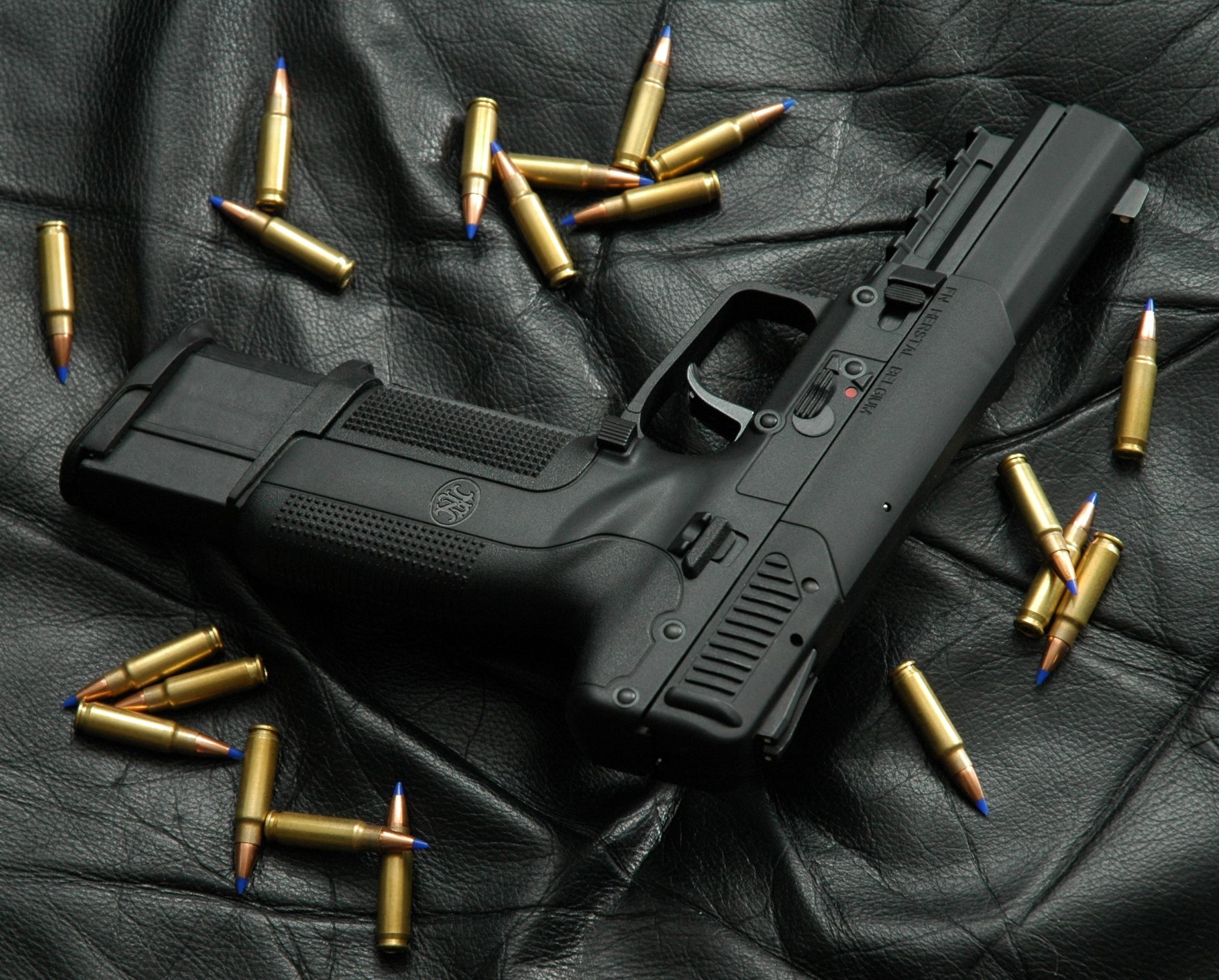 FN5711.jpg