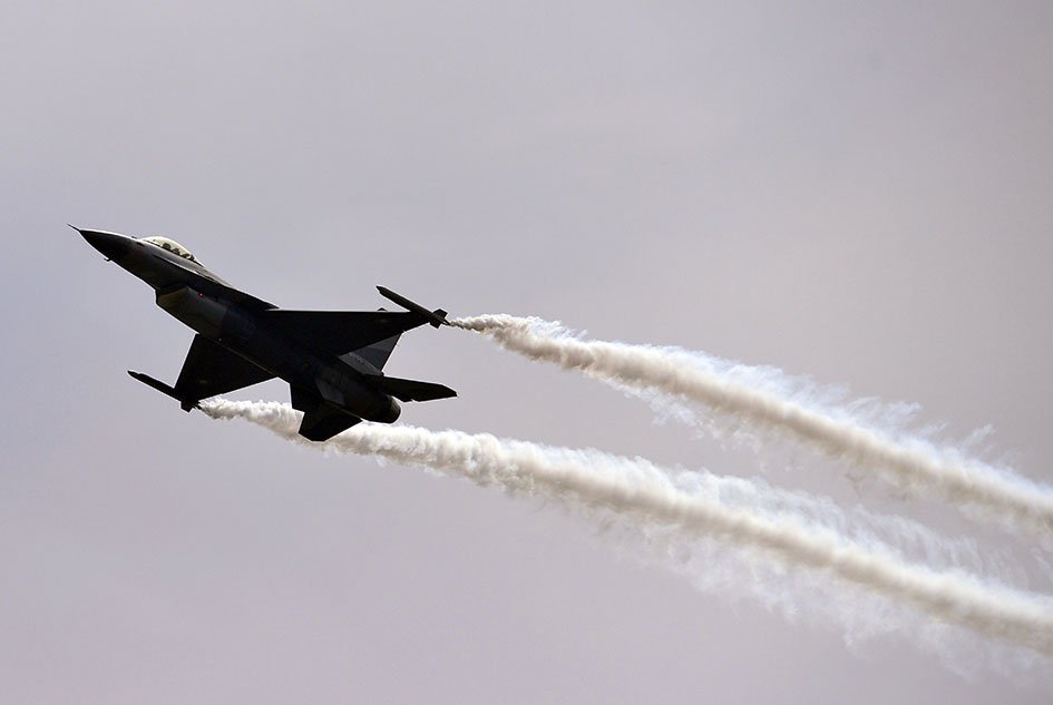 45-An-F-16-fighter-performs-a-flypast-during-the-Pakistan-Day-military-parade-in-Islamabad.jpg