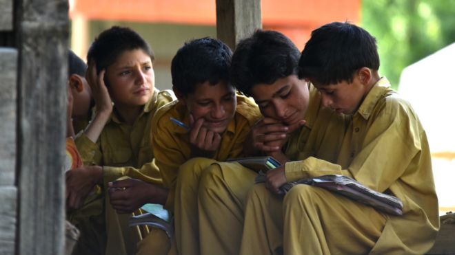 160701052435_arangkel_kashmir_neelum_valley_school_976x549_bbc_nocredit.jpg