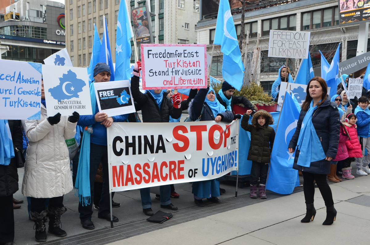 blog_east_turkistan_protest_people.jpg