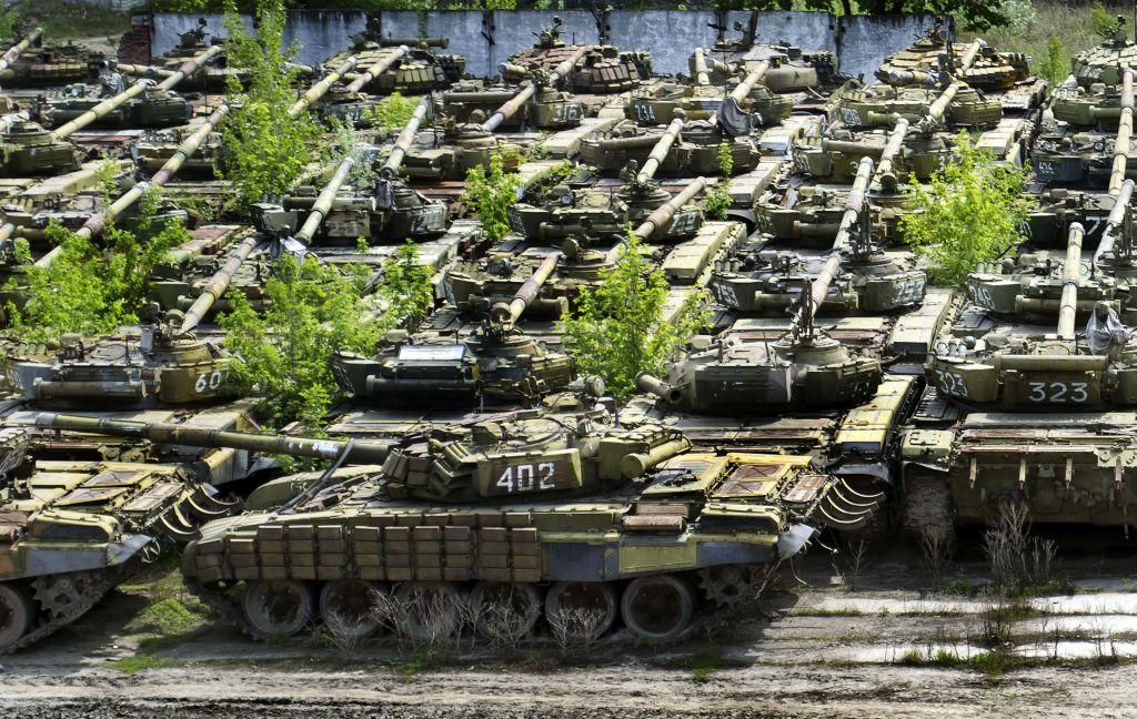 soviet-tank-graveyard-kharkov-ukraine-3.jpg