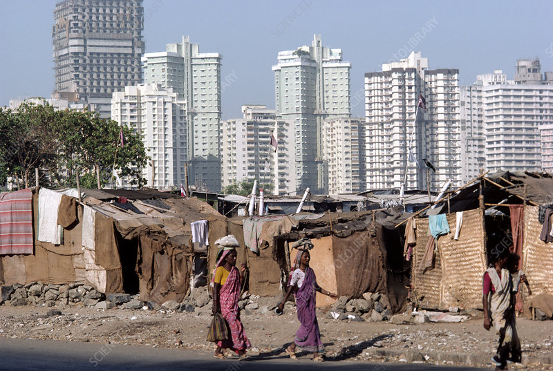 E7850018-High-rise_buildings_and_slums,_Nariman_Pt,_Bombay.jpg