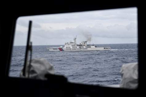 kapal-coast-guard-china-membayangi-kri-usman-harun-359-saat-melaksanakan-patroli-di-zee-indonesia-utara-pulau-natuna-3.jpg