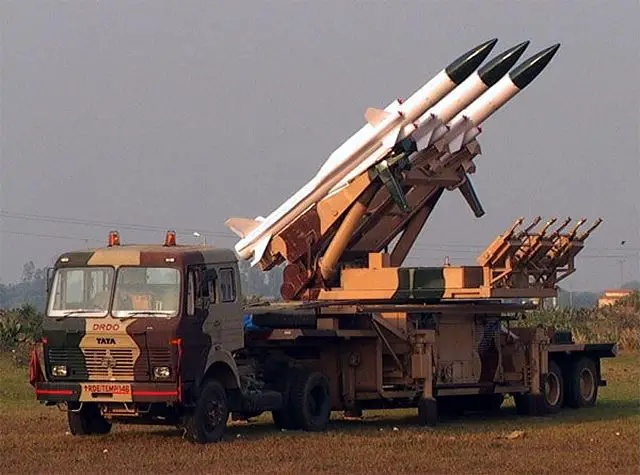 Akash_surface-to-air_defense_missile_system_India_Indian_army_military_equipment_defense_industry_002.jpg