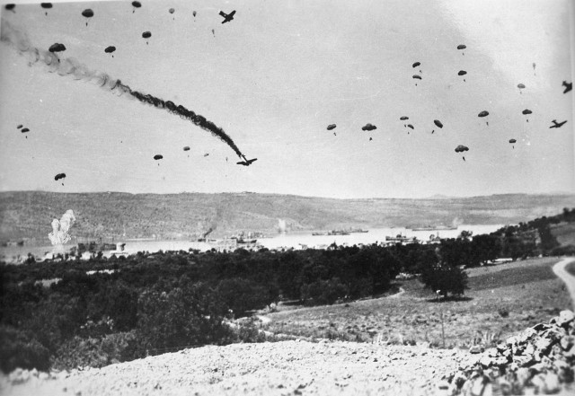 Paratroopers_Crete_41-640x441.jpg