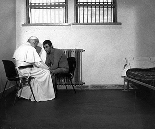 Pope-John-Paul-II-meets-with-Mehmet-Agca-the-man-who-attempted-to-assassinate-him-1983-small.jpg