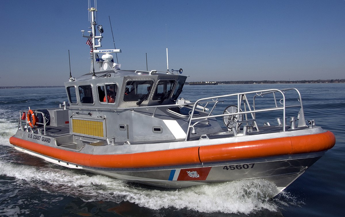 1200px-USCG_response_boat_medium_45607_Yorktown.jpg