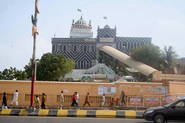 Shrine+OF+Hazrat+Abdullah+Shah+Ghazi+,+Karachi.jpg