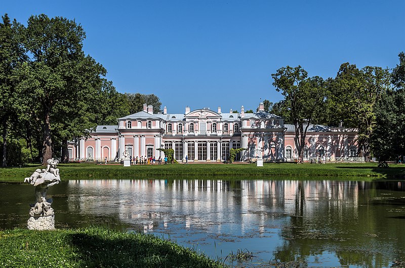 800px-Chinese_Palace_in_Oranienbaum.jpg