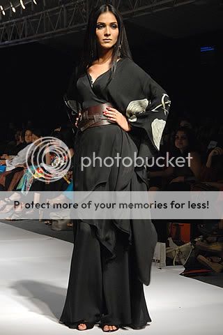 body_focus_pfdc_fashion_week_3-1.jpg