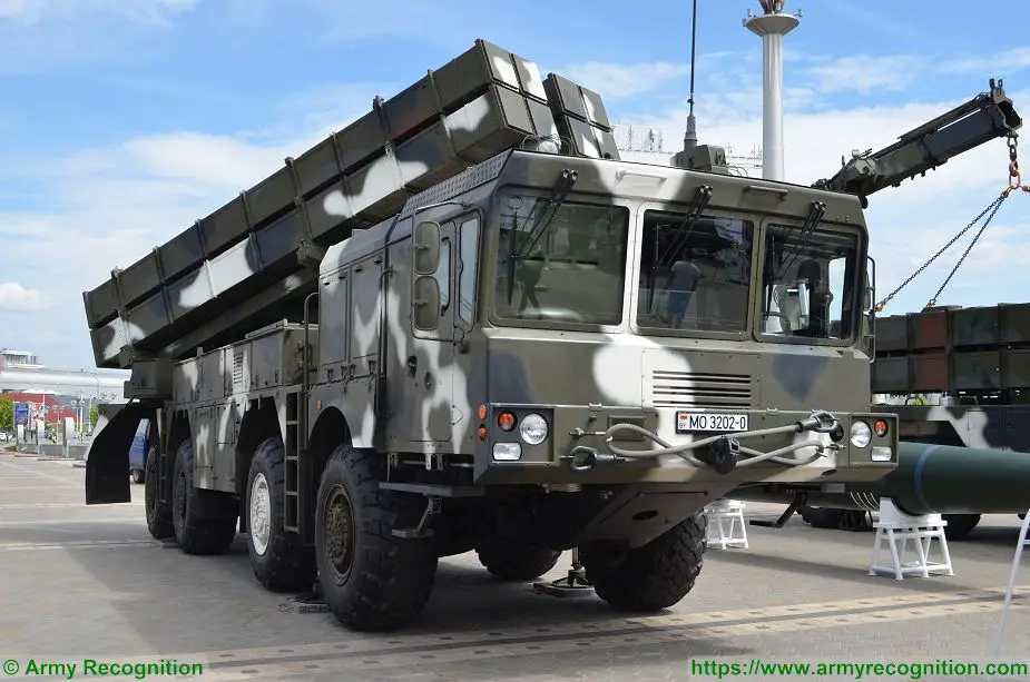 Belarus_tests_upgraded_version_of_Polonez_300mm_MLRS_multiple_launch_rocket_system_925_001.jpg