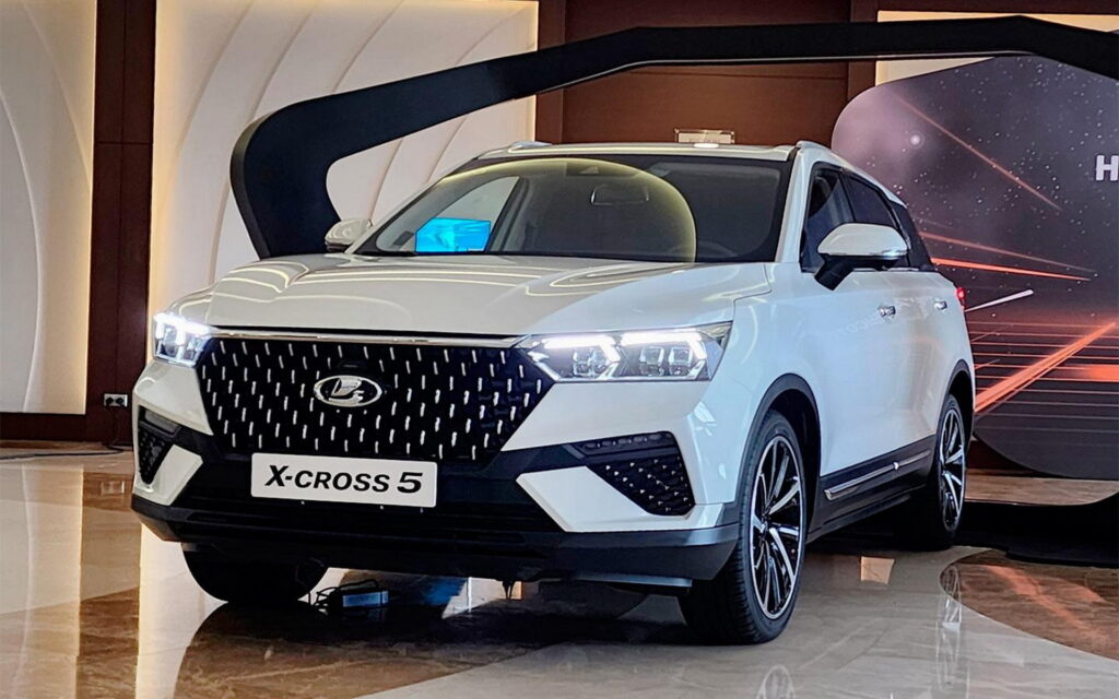  Lada X-Cross 5 Debuts In Russia As A Rebadged FAW From China